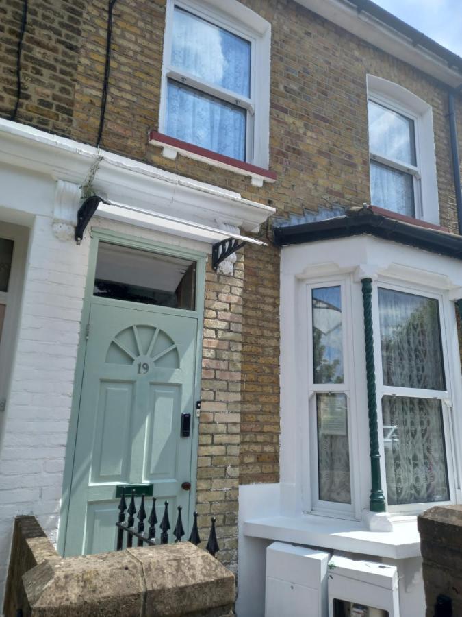 Bubblesbnb- 4 Bedroom House London Ngoại thất bức ảnh