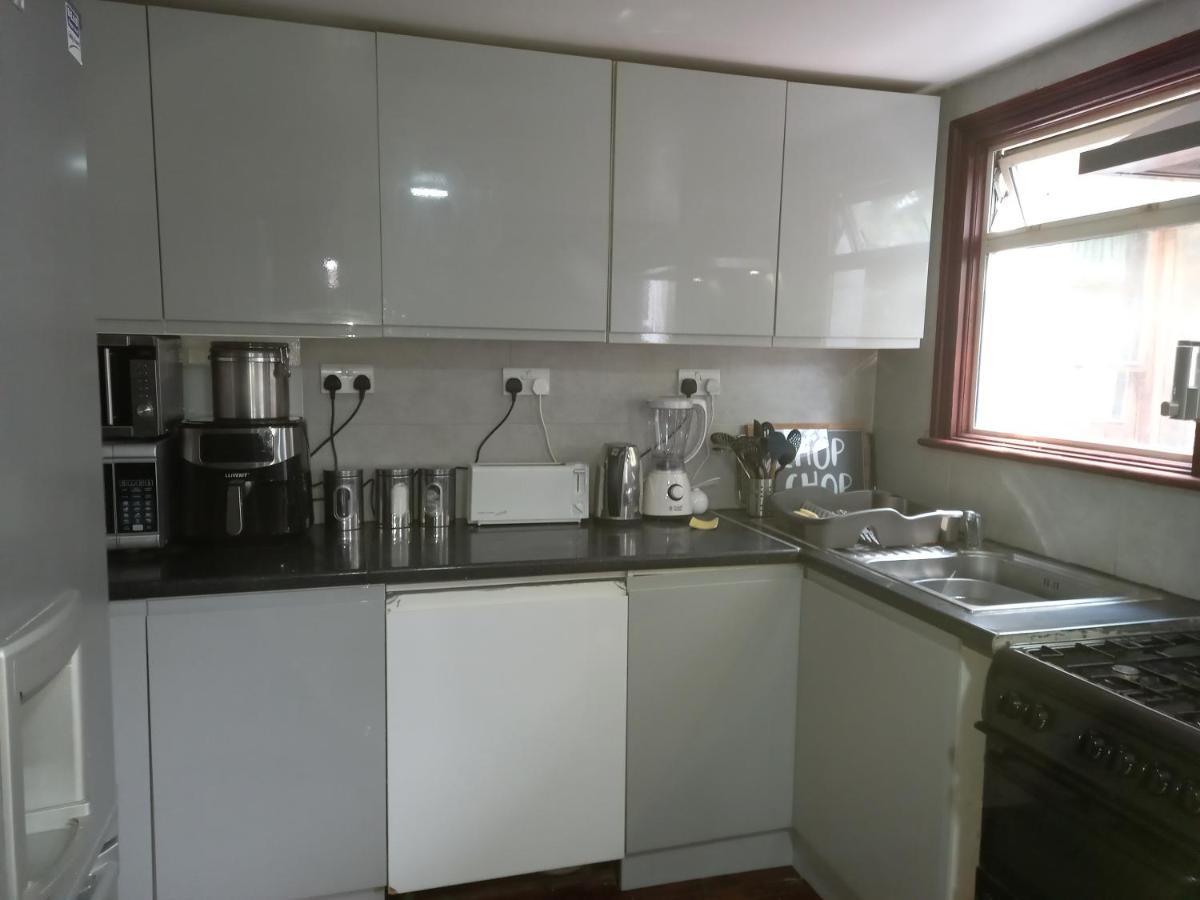 Bubblesbnb- 4 Bedroom House London Ngoại thất bức ảnh