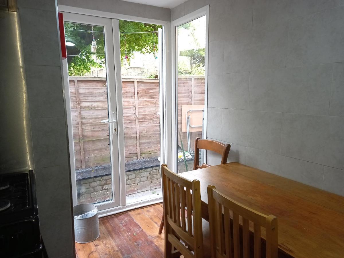 Bubblesbnb- 4 Bedroom House London Ngoại thất bức ảnh